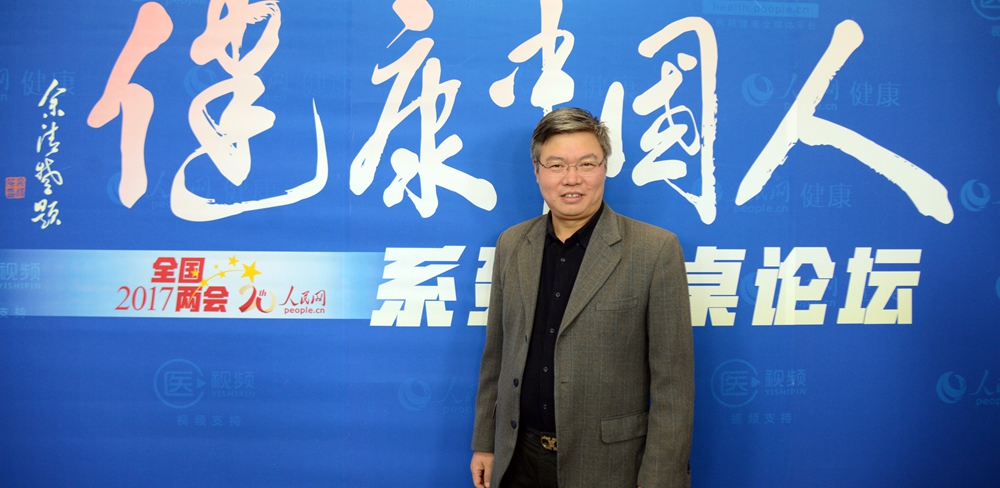 中日友好醫(yī)院皮膚科主任醫(yī)師,中國整形美容協(xié)會中醫(yī)醫(yī)療美容分會會長楊頂權(quán)