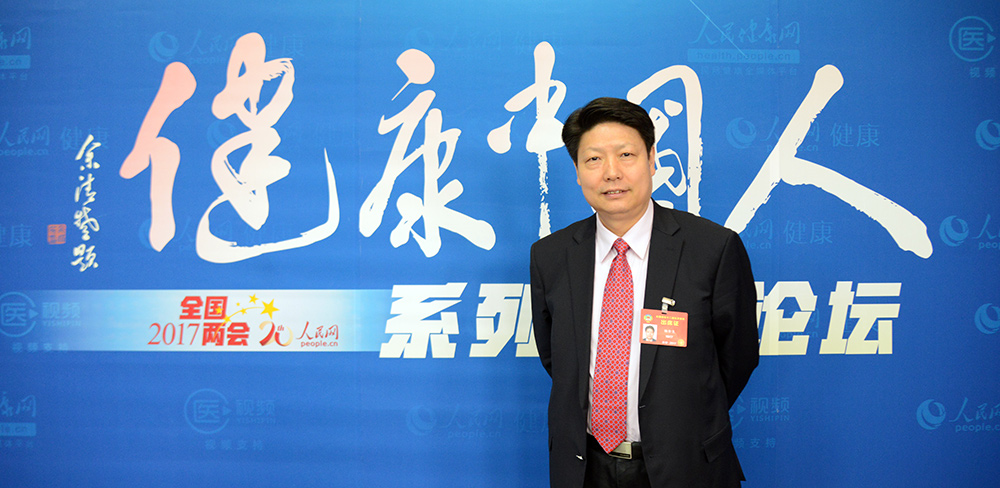 全國政協(xié)委員、國家中醫(yī)藥管理局對(duì)臺(tái)港澳中醫(yī)藥交流合作中心主任、致公黨中央醫(yī)療衛(wèi)生委員會(huì)副主任楊金生