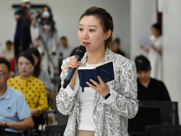 人民網(wǎng)記者提問。國家衛(wèi)生健康委供圖