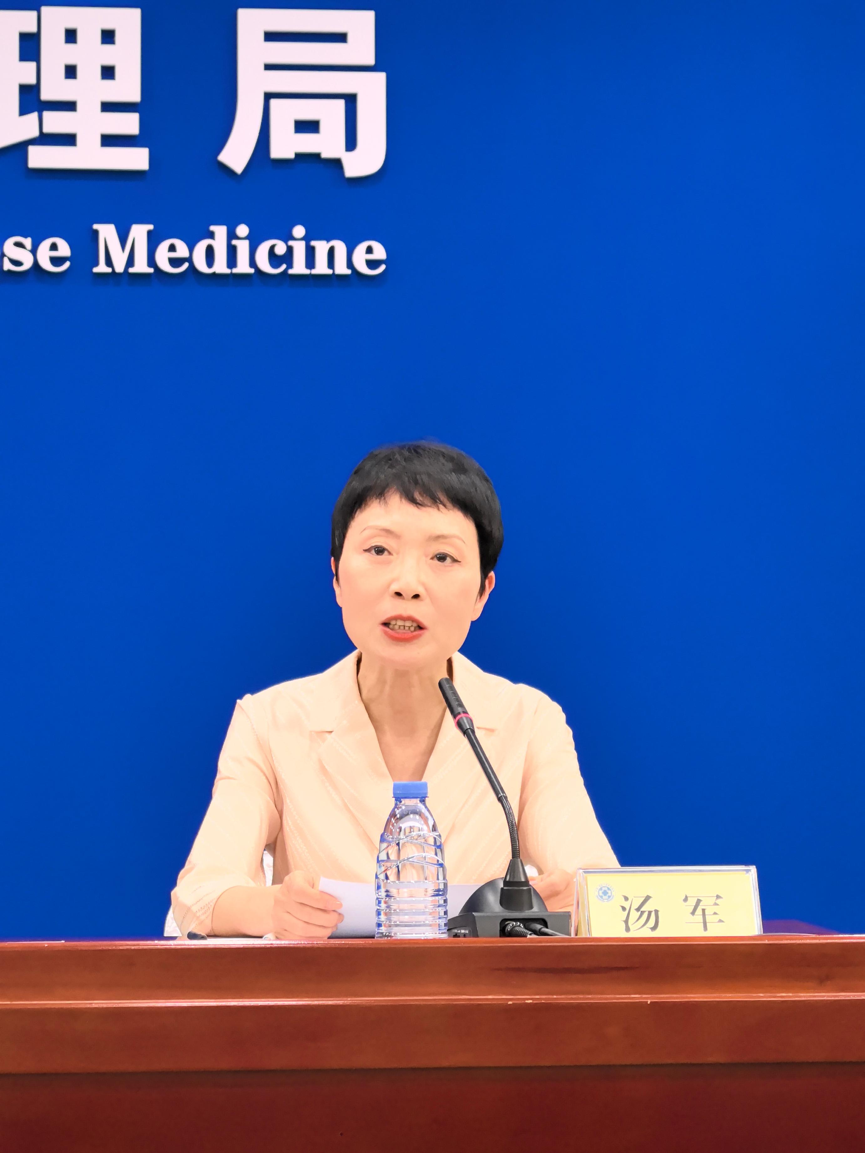 浙江省中醫(yī)院主任醫(yī)師湯軍。人民網(wǎng)記者 蔣波攝